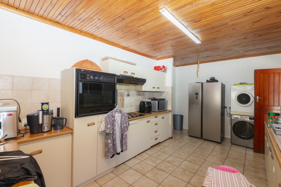 3 Bedroom Property for Sale in Middedorp Western Cape